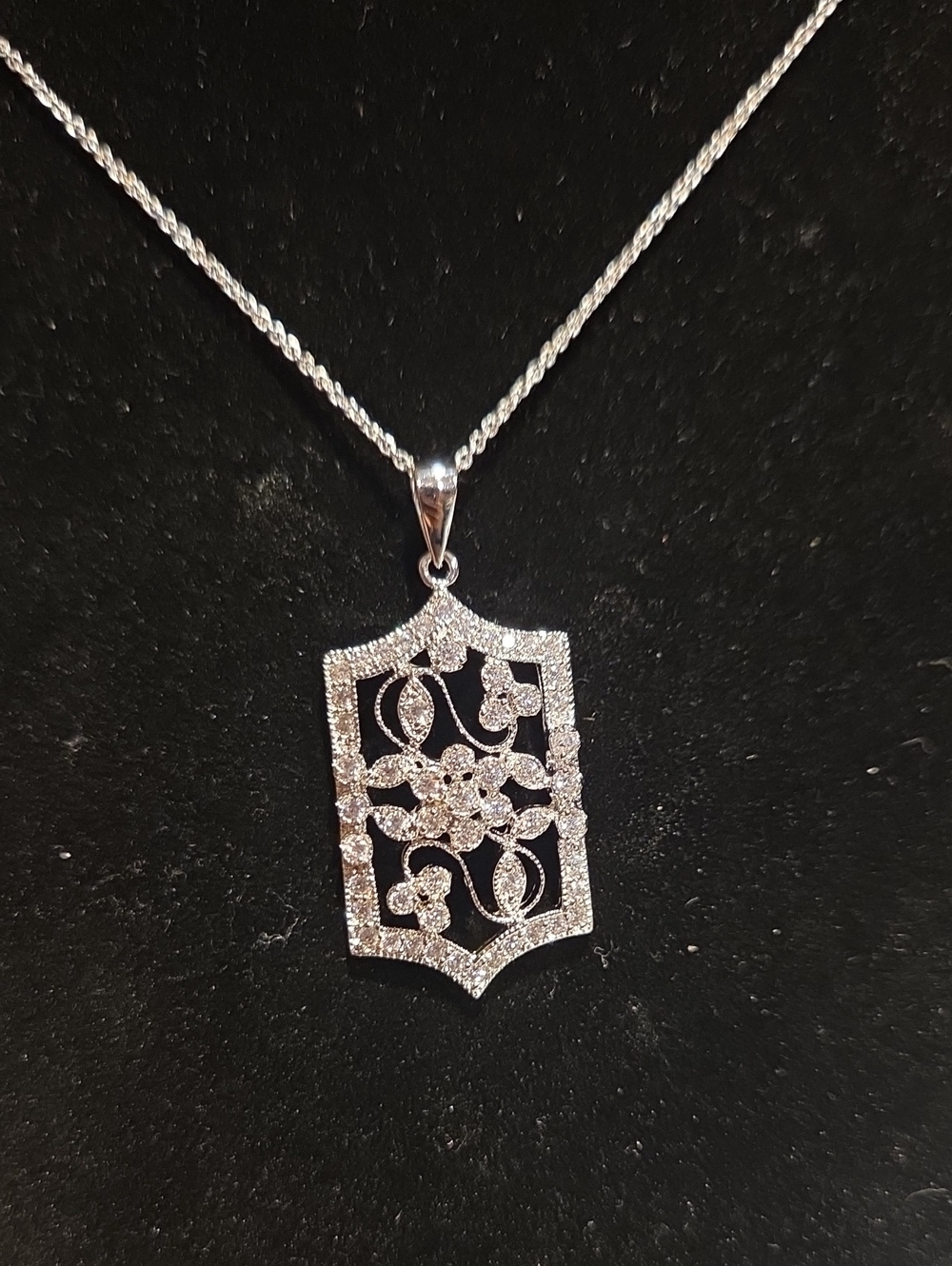Silver Floral Filigree Pendant Necklace - Elegant Women’s Jewelry